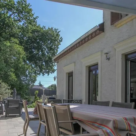 Alba Avec Piscine Et Villa *